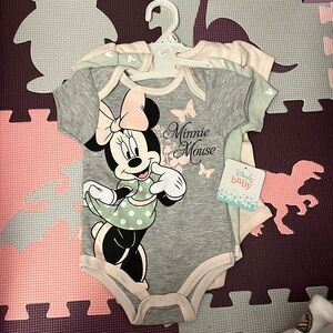 Minnie mouse brand new Disney baby three-piece bodysuit pack